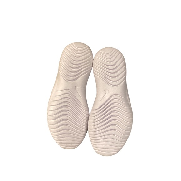 Nike Kids 5Y Slip On Training Shoes Black Volt Like New - Picture 3 of 5